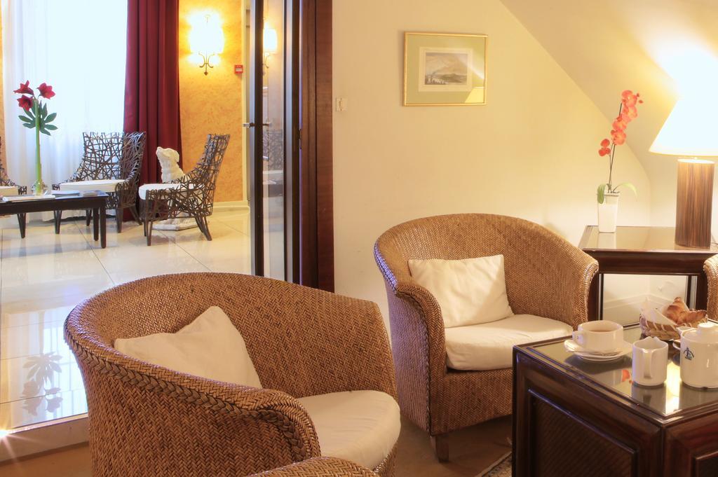 Best Western De Diane Невер Екстер'єр фото